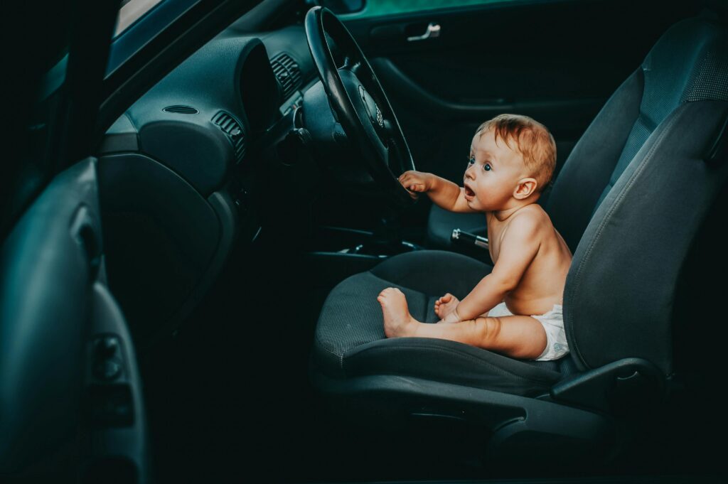 baby in auto